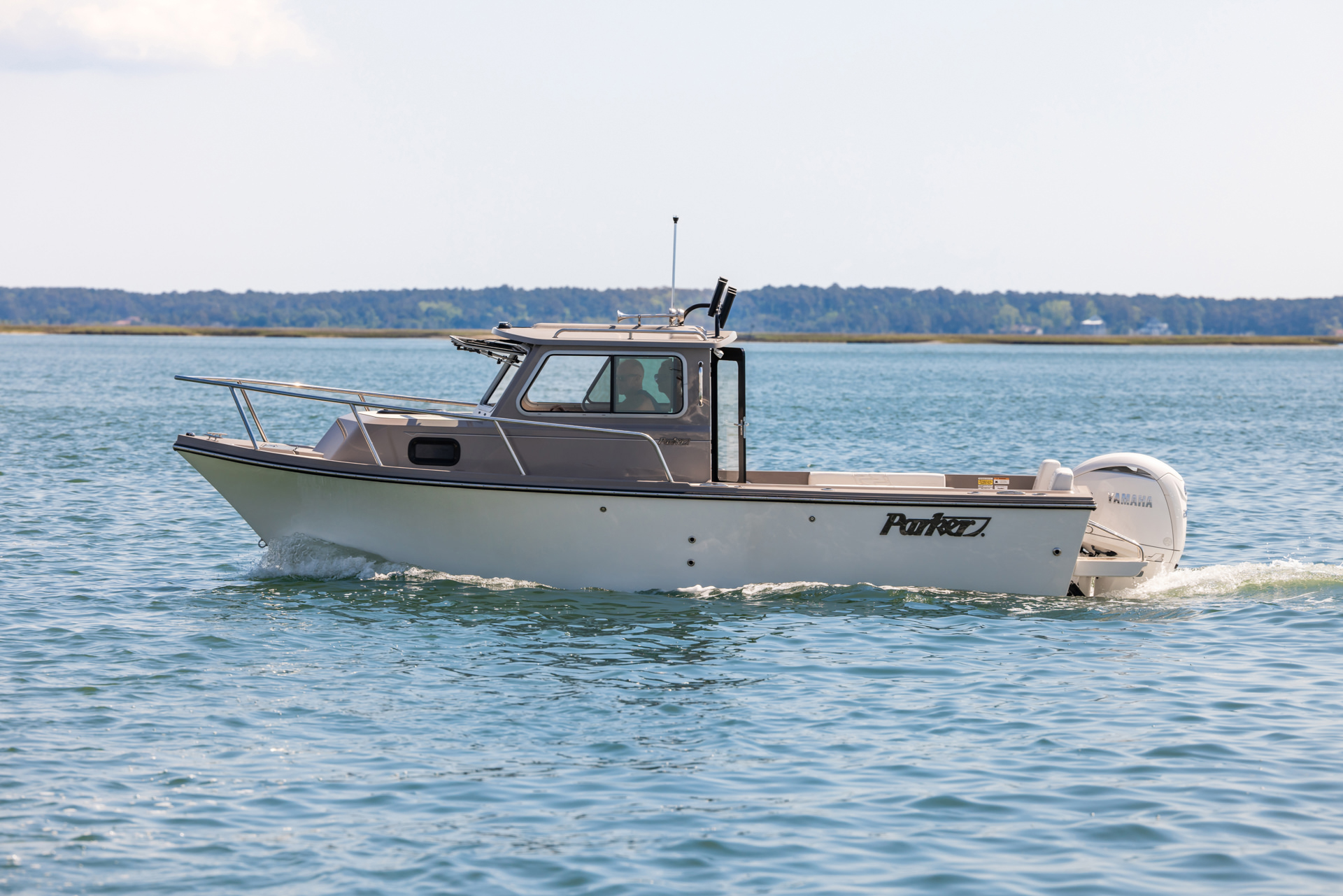 Parker Boats 217 Explorer Exterior 01