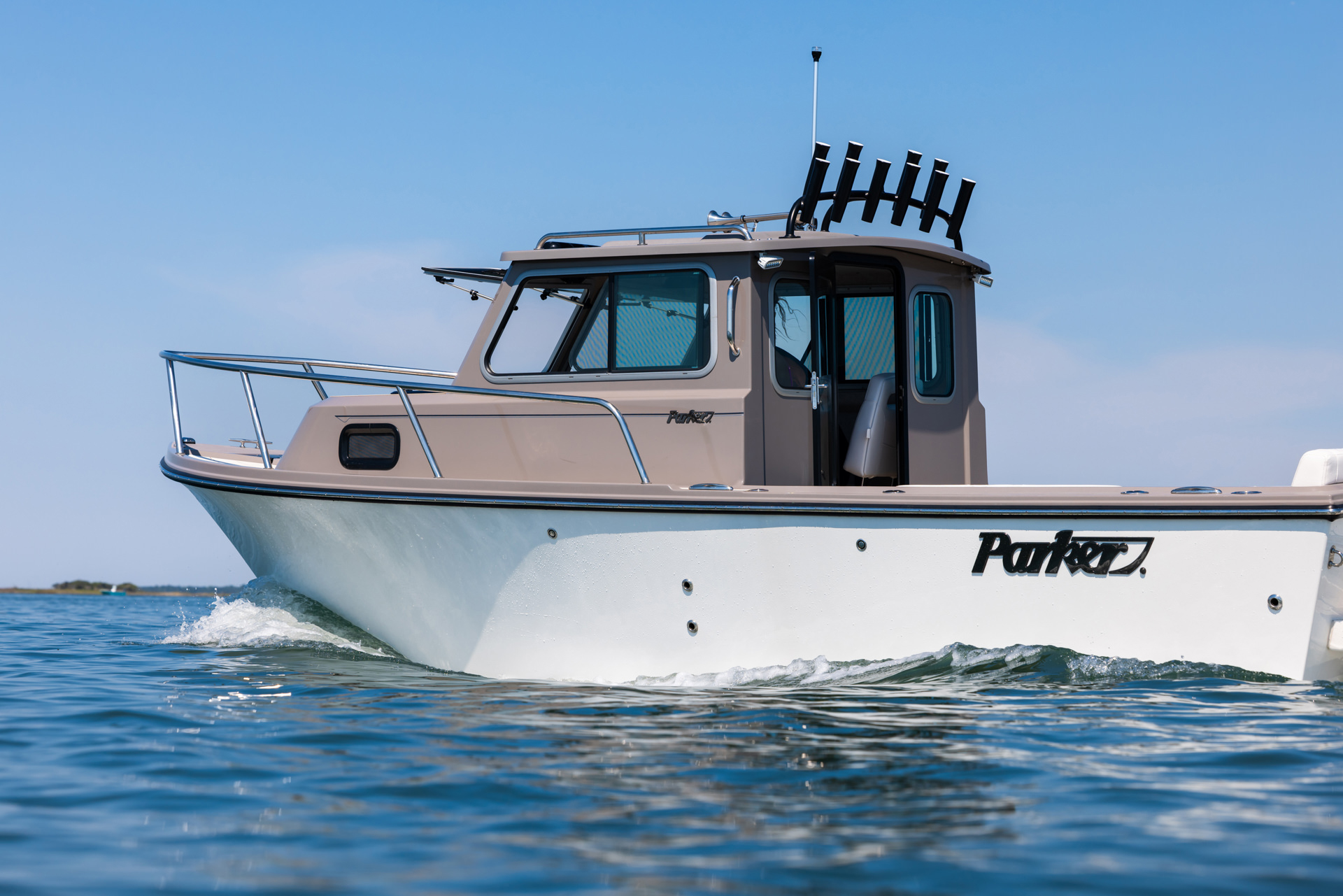 Parker Boats 217 Explorer Exterior 02