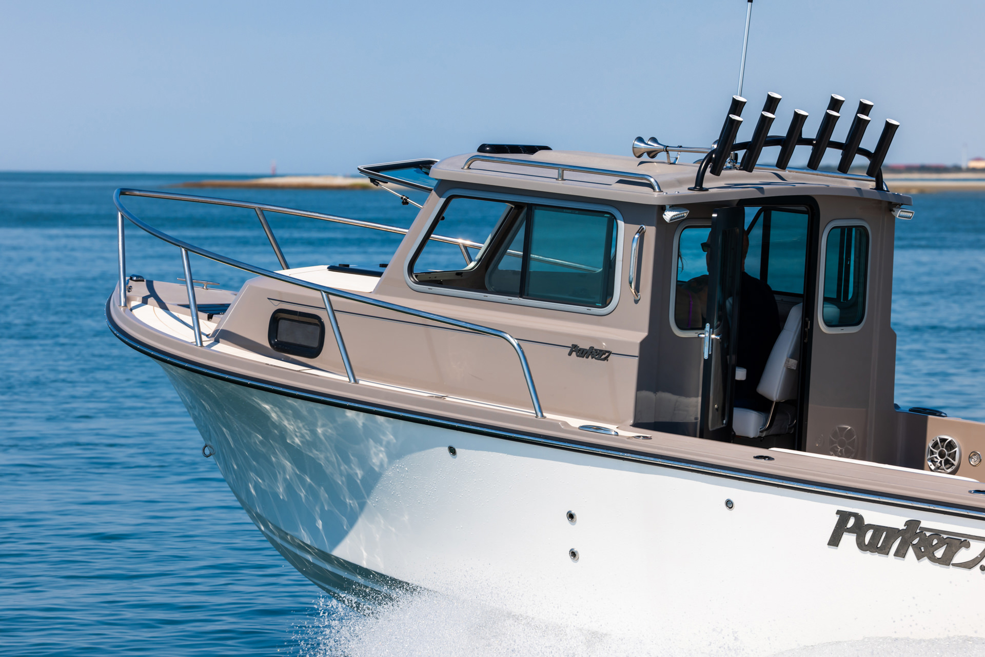 Parker Boats 217 Explorer Exterior 03