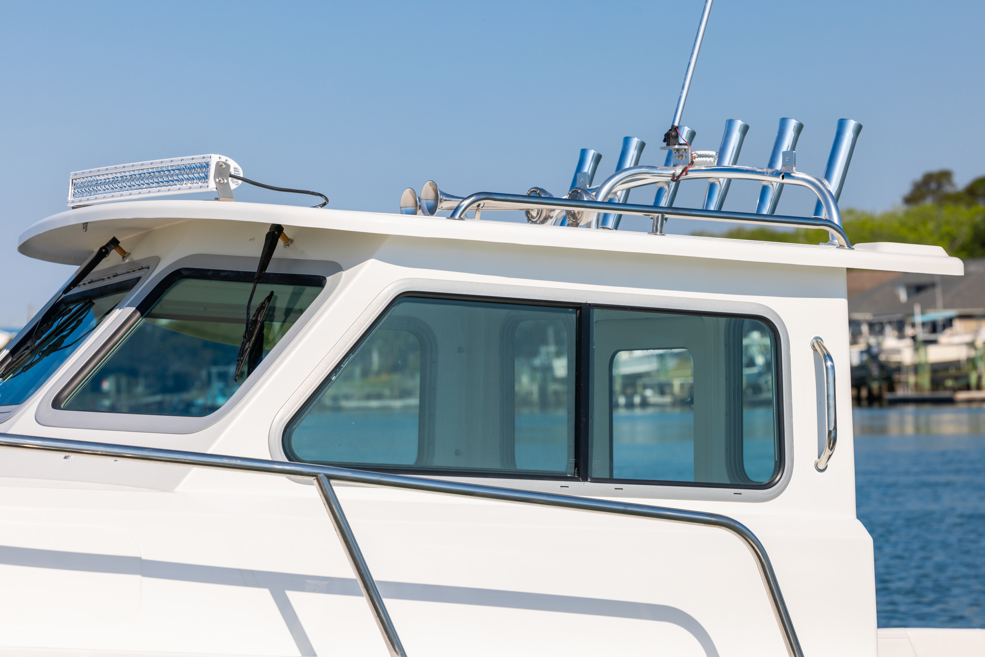 Parker Boats 227 Explorer Exterior 04