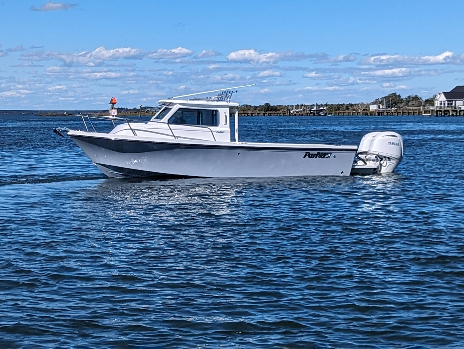 Parker Boats 247 Explorer Exterior 02