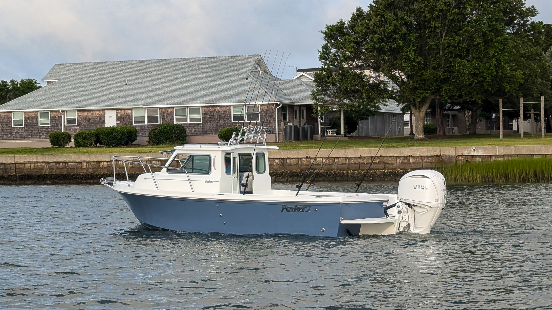 Parker Boats 247 Explorer Exterior 10
