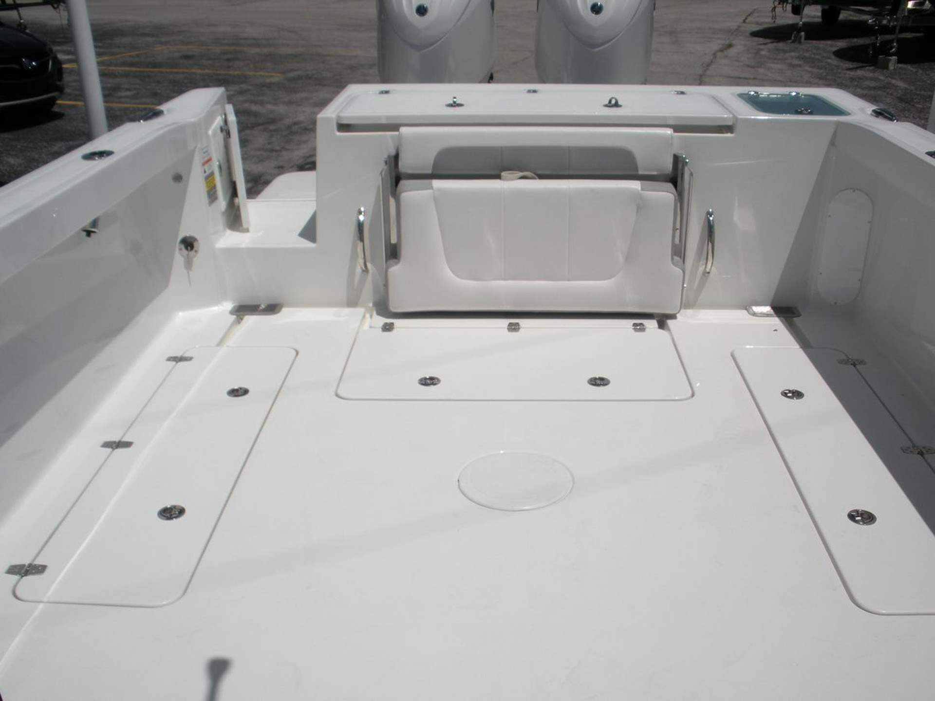 Parker Boats 247 Explorer Interior 14