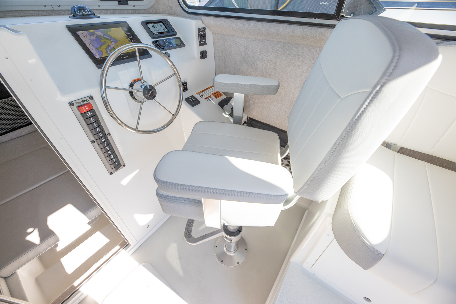 Parker Boats 257 Explorer Interior 04