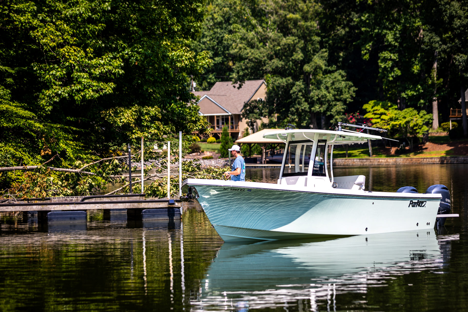 Parker Boats 274 Fathom Exterior 07