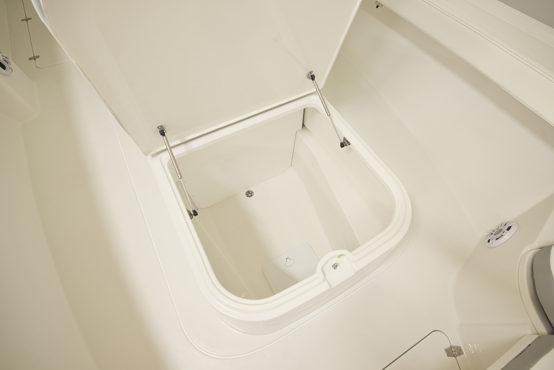 Parker Boats 274 Fathom Interior 10