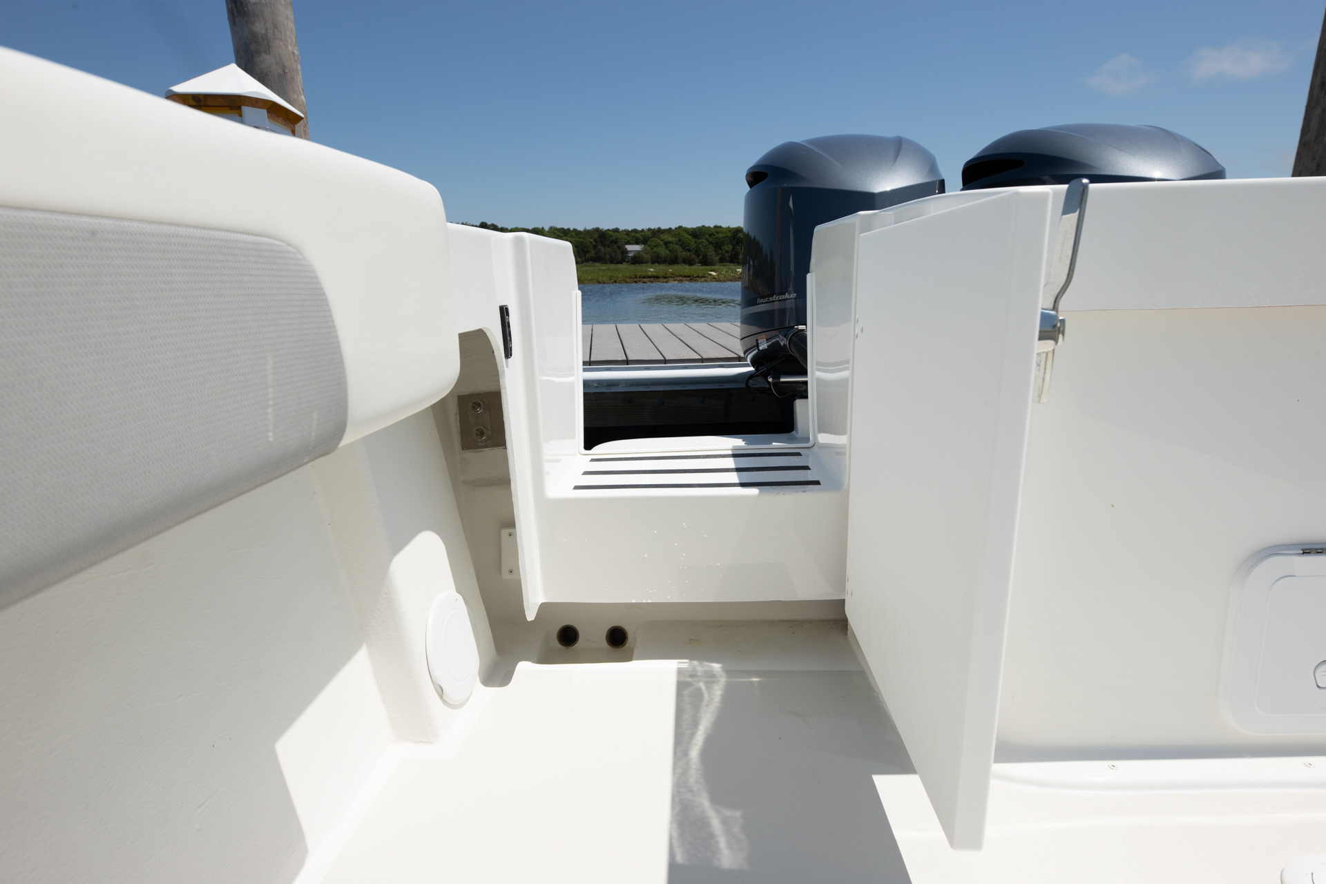 Parker Boats 287 Explorer Interior 04