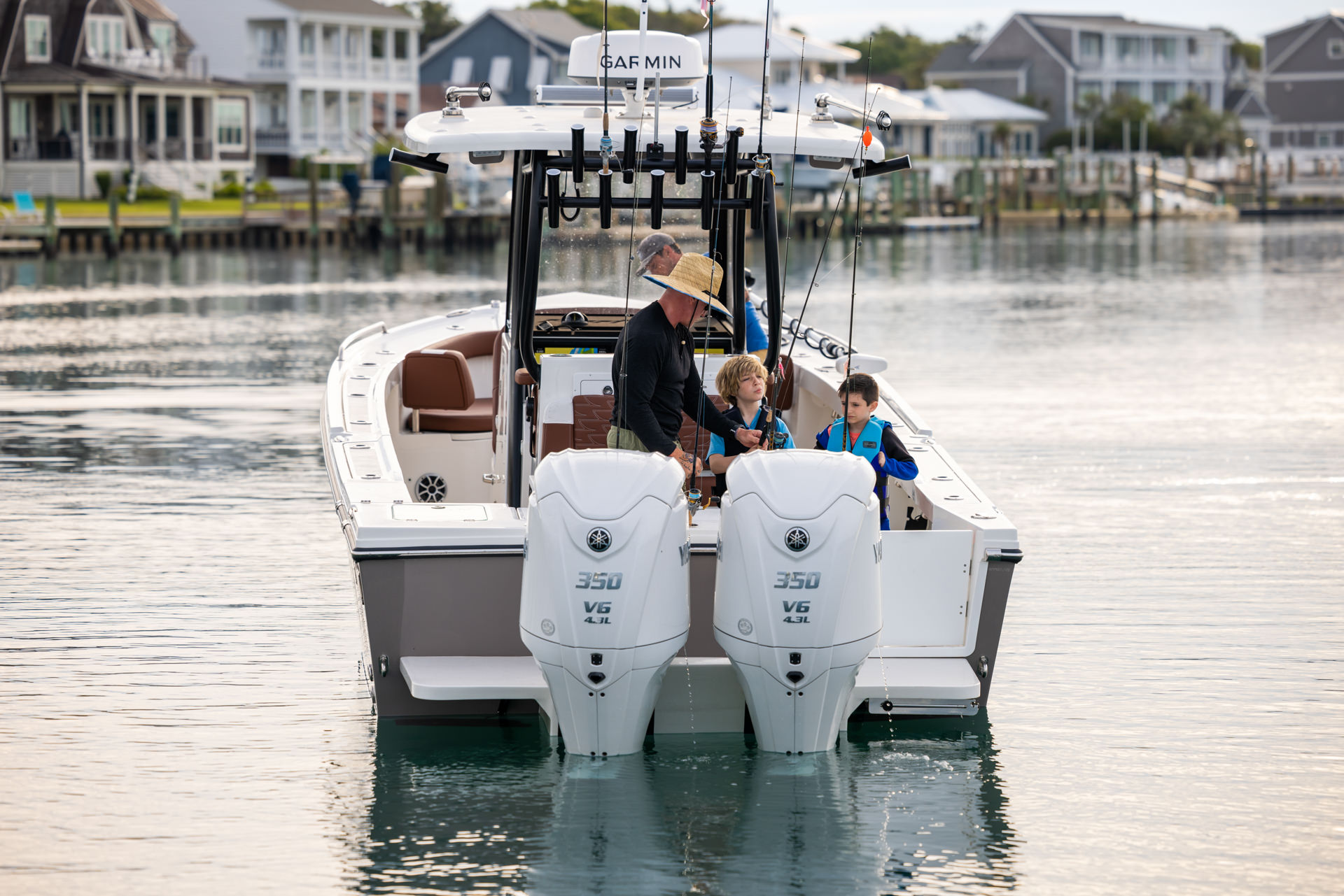 Parker Boats 294 Fathom Exterior 01