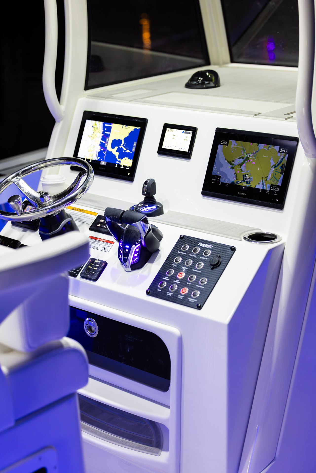 Parker Boats 294 Fathom Interior 02